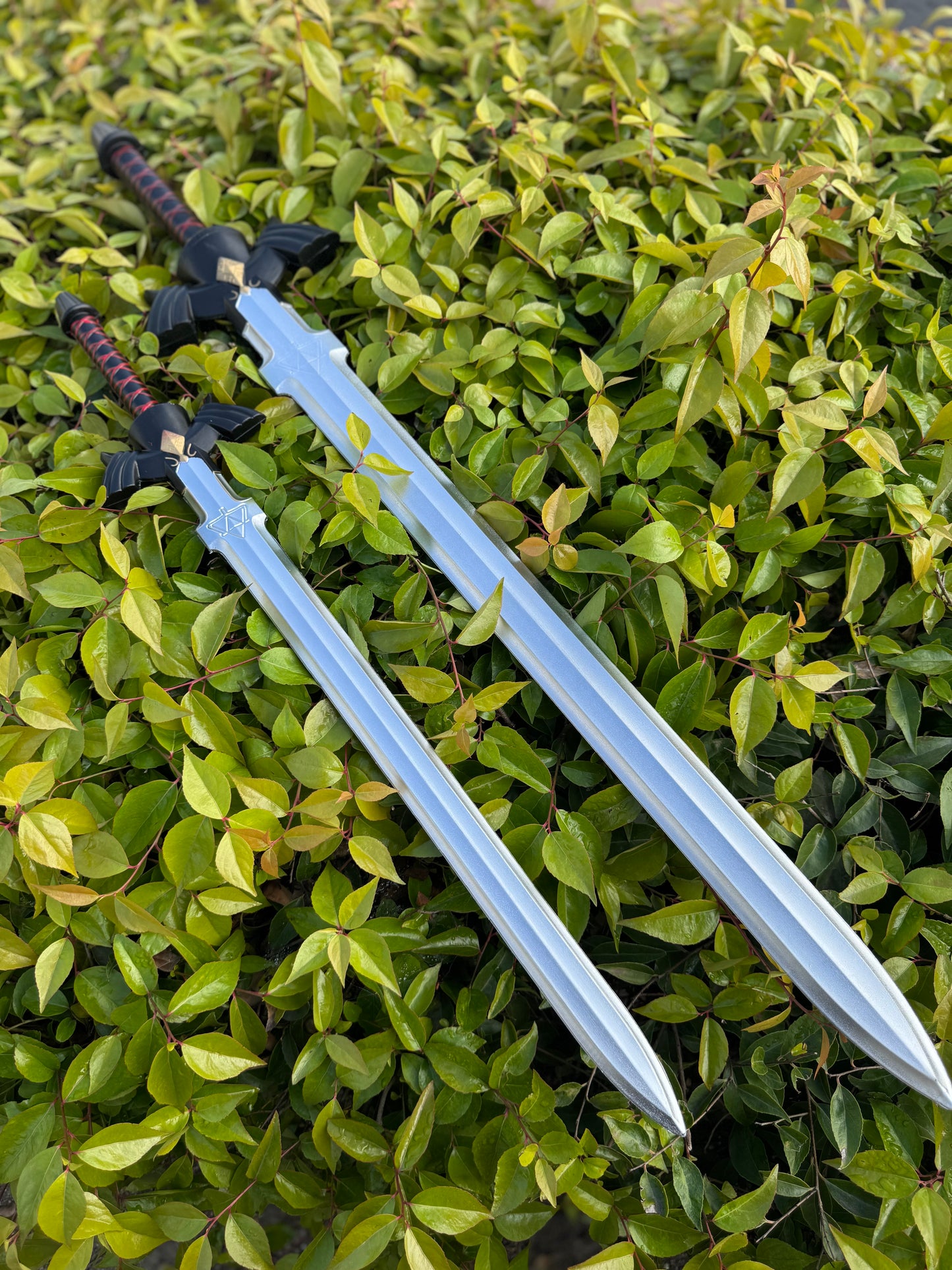 Dark Link Master Sword – Foam Cosplay Prop for Zelda Fans